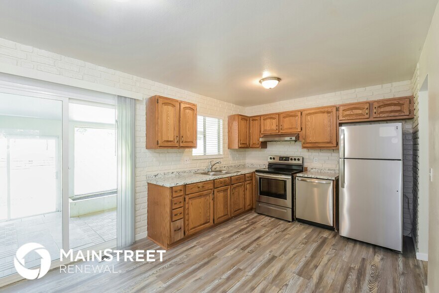 Building Photo - 1659 Cottonwood St