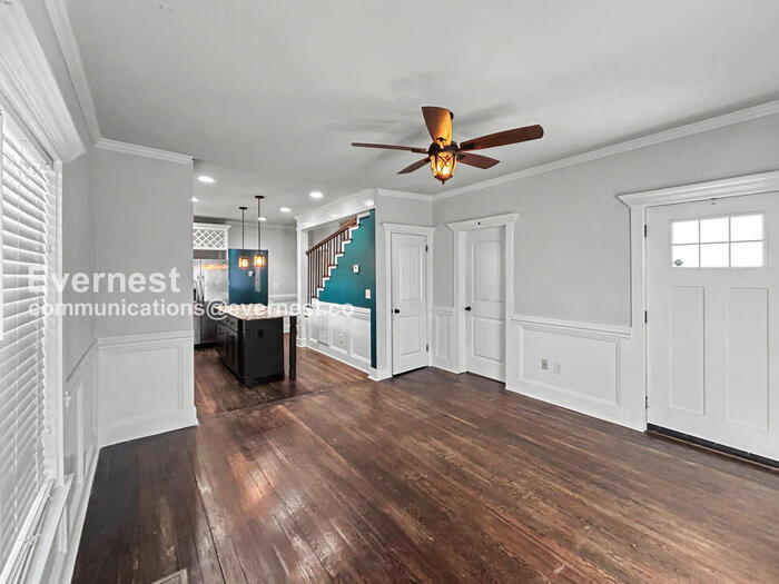 Building Photo - 1845 Vesta Ave