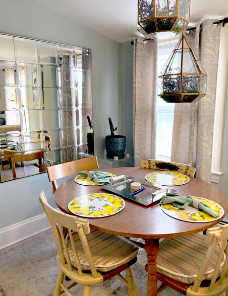 Building Photo - 619 Smith St