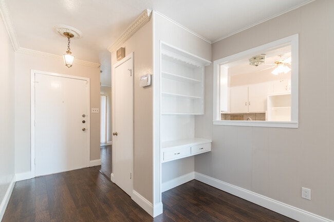 Building Photo - 6912 Clearglen Dr