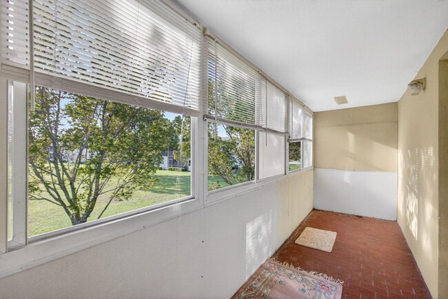 Building Photo - 157 Camden G
