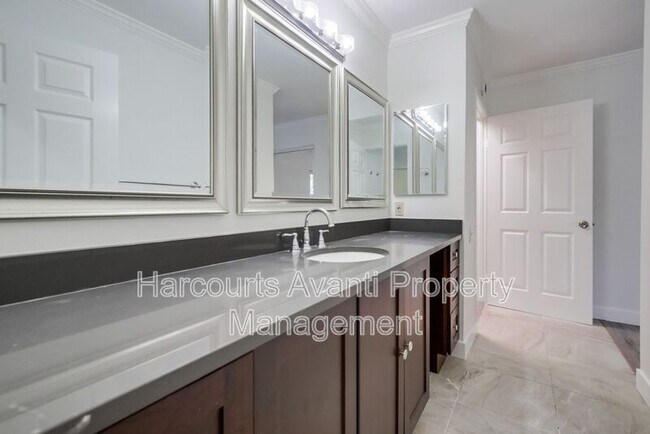 Building Photo - 3268 Via Marin