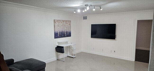 Building Photo - 11865 SW 11th Ct