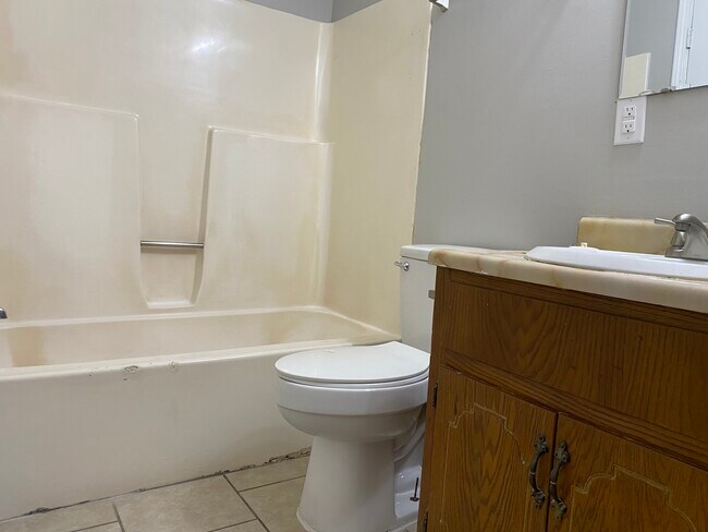 Building Photo - 28 Manchester Bay