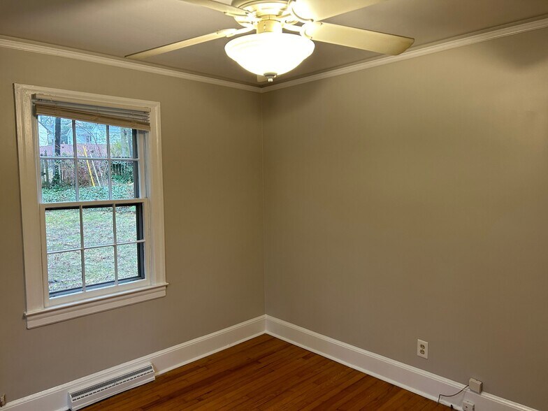 Building Photo - 1405 Mimosa Dr