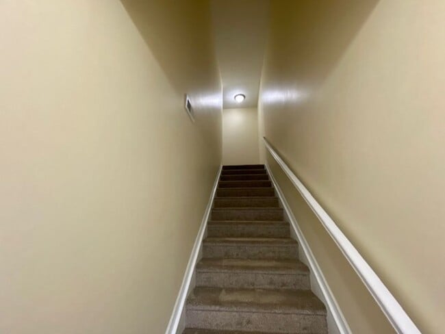 Building Photo - COMING SOON!! Beautiful 3 Bedroom 2 Full bathroom condo in Franklin Township in Southeast Indy!