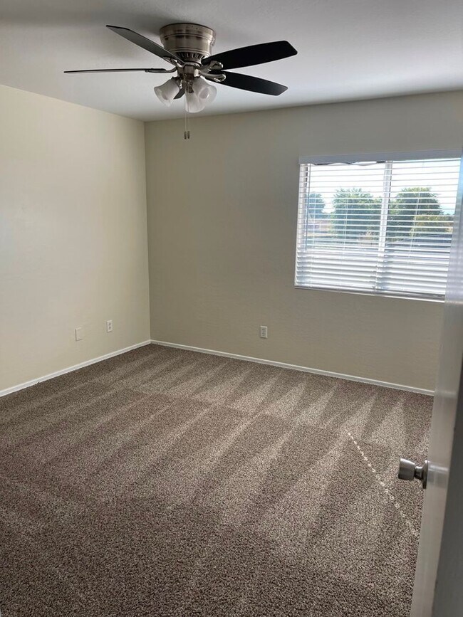 Building Photo - 12825 W Cherry Hills Dr