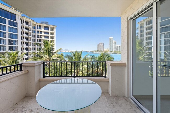 Building Photo - 7141 Fisher Island Dr