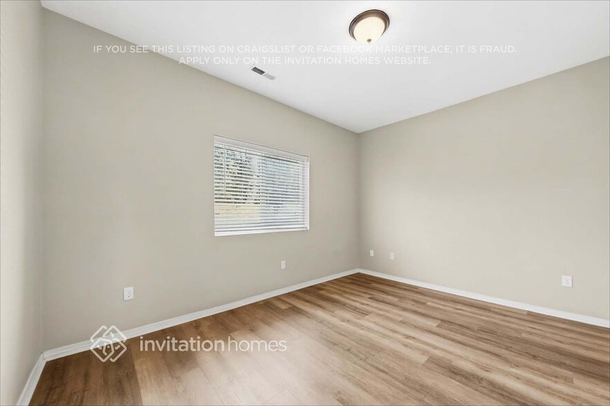Building Photo - 4935 204th St Ct E