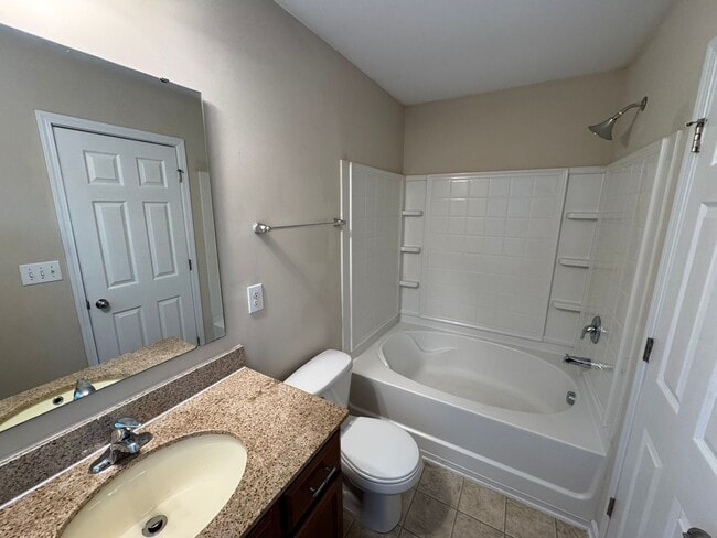 Building Photo - 4183 Broadstairs Dr SW