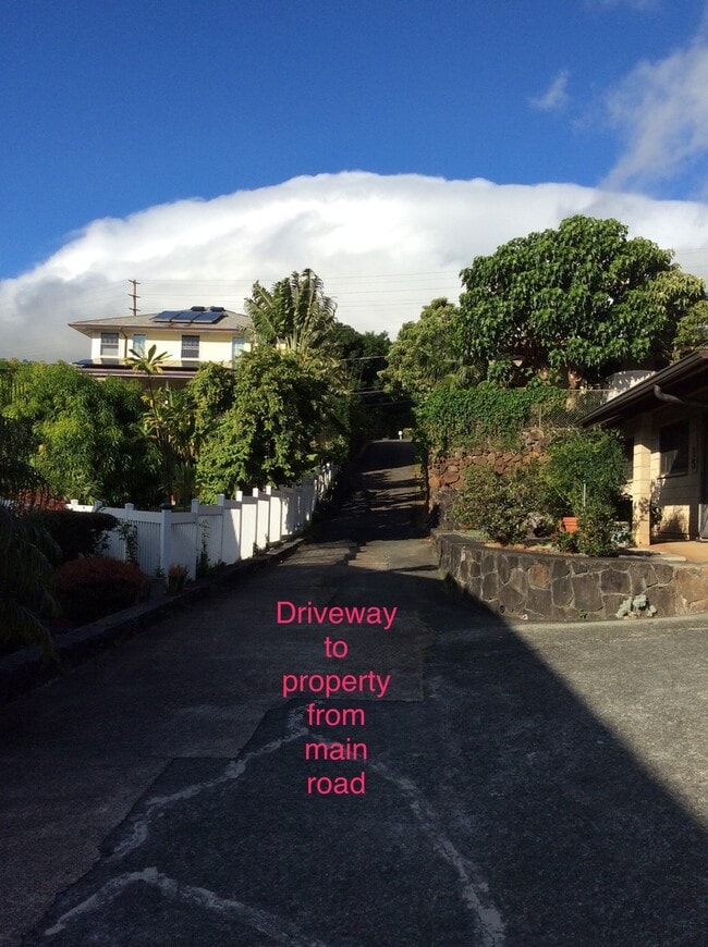 Building Photo - Manoa House for rent
