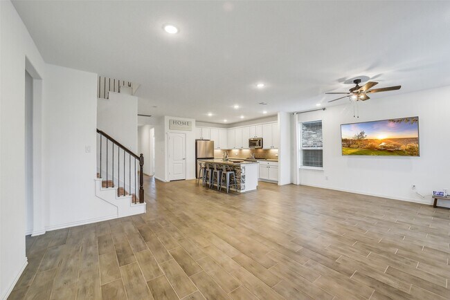 Building Photo - 31618 Donoso Dr