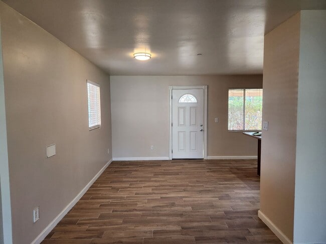 Building Photo - Beautiful South Scottsdale Home for Rent!