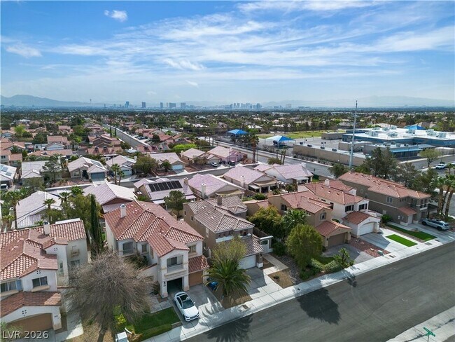 Building Photo - 1712 Estrella St