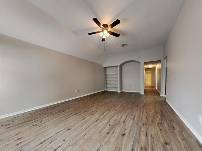 Building Photo - 2343 Village Leaf Dr