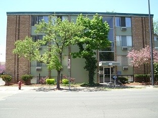 Building Photo - 344 S Division