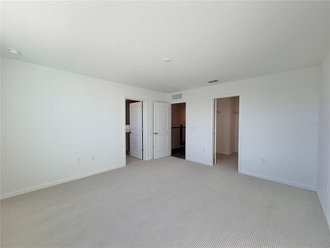 Building Photo - 1855 Pinecliff Dr