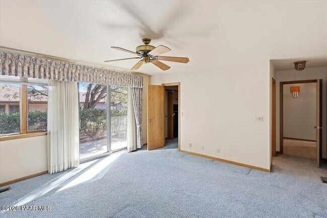 Building Photo - 235 Solar Heights Terrace