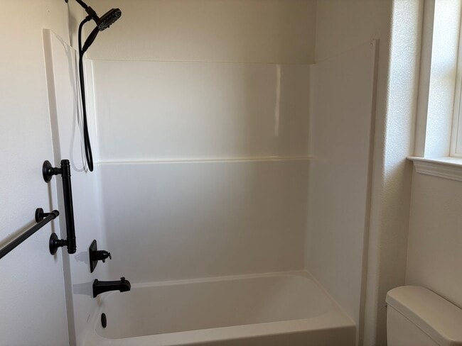 Building Photo - 1329 Taylor Ln