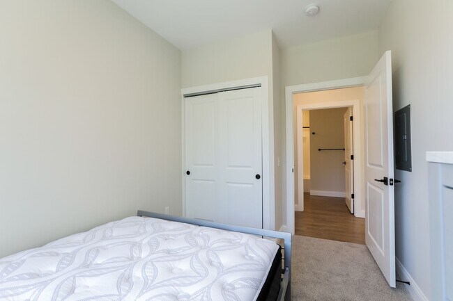 Building Photo - Lofts on State