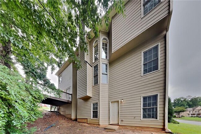 Building Photo - 3930 Summit Gate Dr
