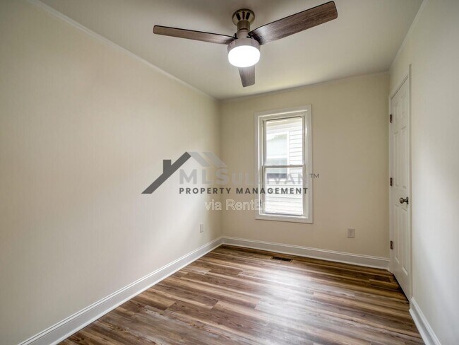 Building Photo - 1010 Cole St