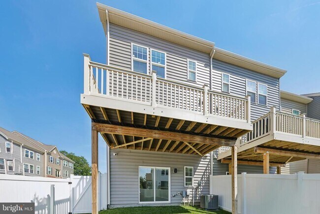 Building Photo - 26401 Sir Jamie Ter