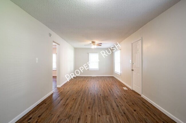 Building Photo - 169 Everglades Blvd
