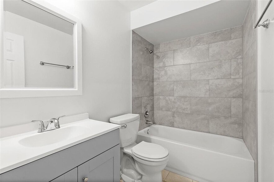 Private Bathroom - 11604 Shilpa Ct