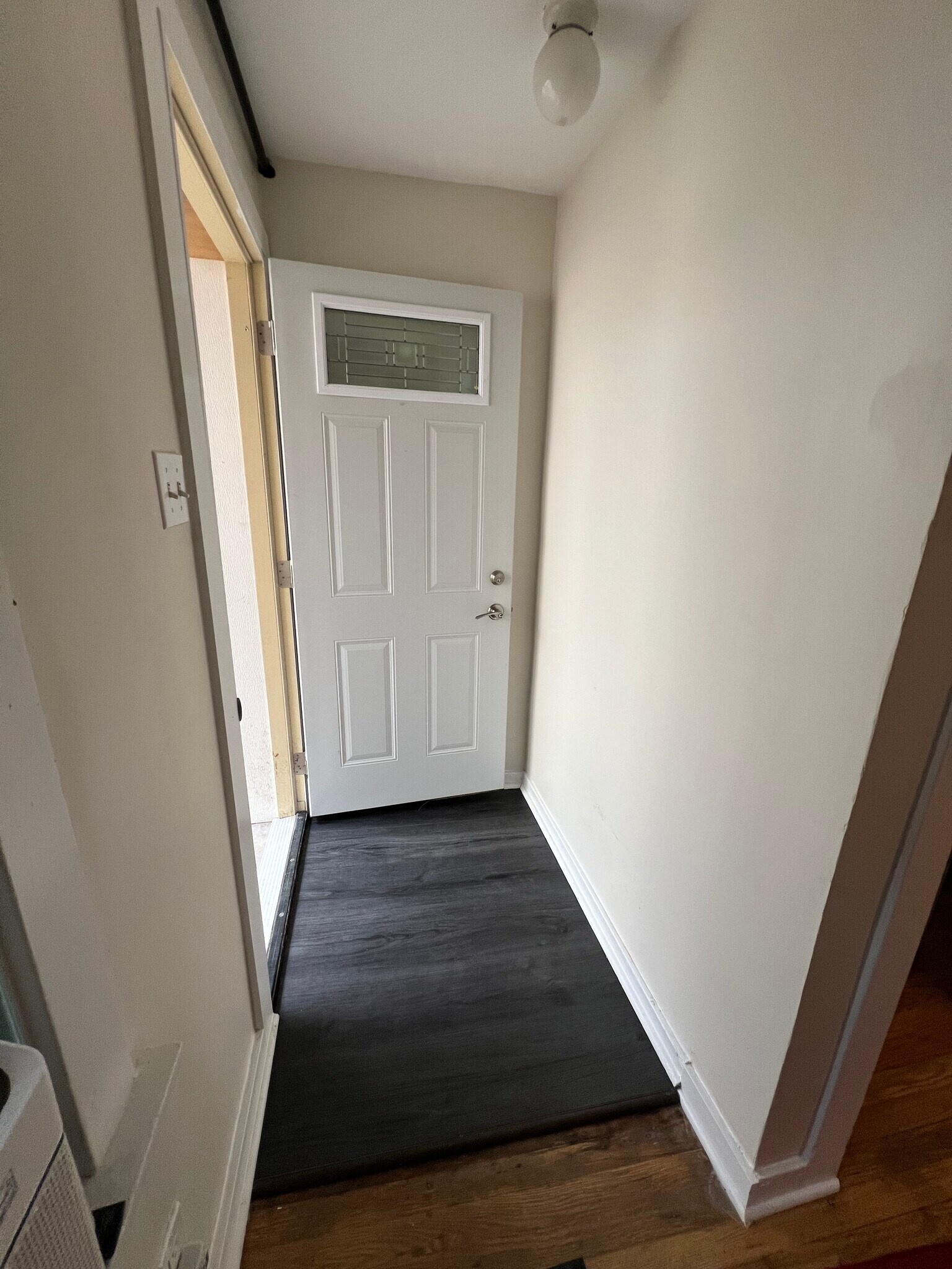 entryway view - new flooring - 2446 W Thomas St