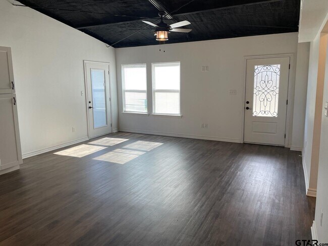 Building Photo - 11243 CR 219