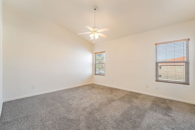 Building Photo - Charming Home in Henderson!