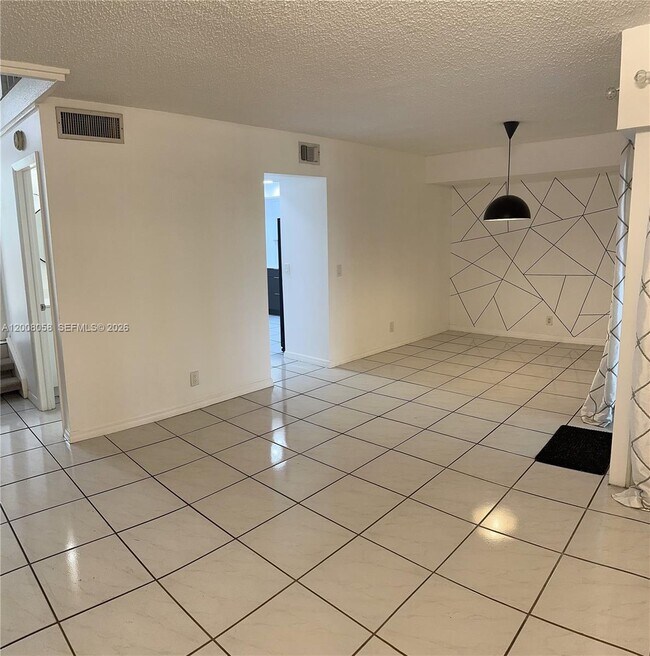 Building Photo - 40 Chestnut Cir