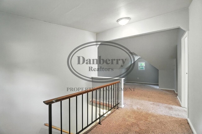 Building Photo - 822 Searles Rd