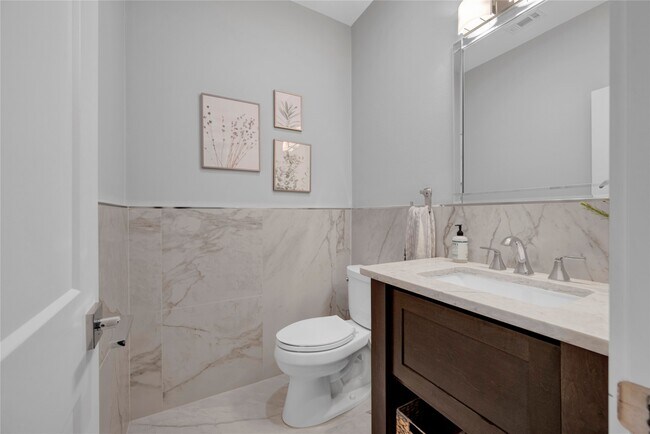 Building Photo - 19 Acorn Cluster Ct