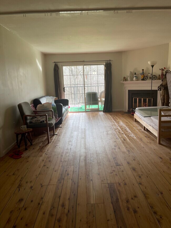 Building Photo - 280 Valley Stream Ln