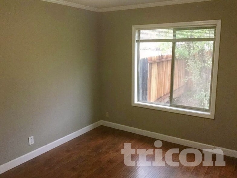 Building Photo - 5227 Gordon Dr