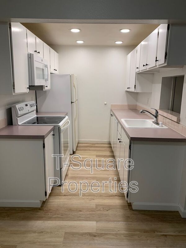 Building Photo - 14200 NE 171st St