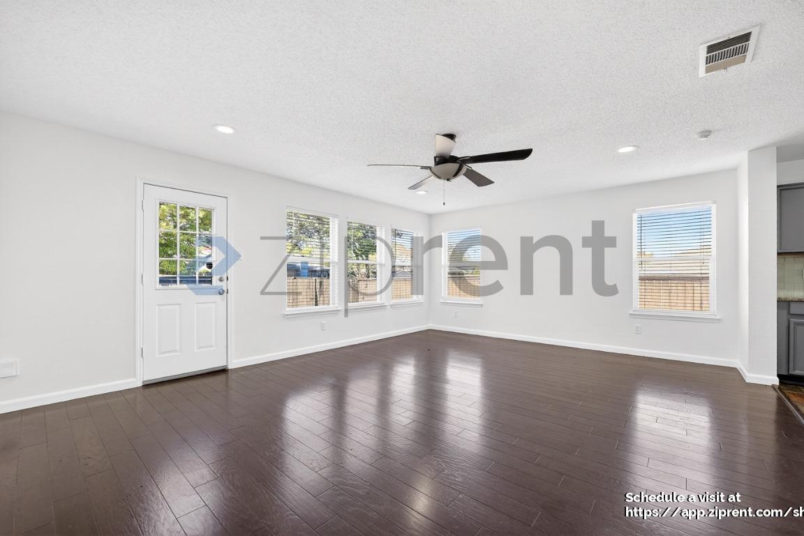 Building Photo - 1117 Beeblossom Dr