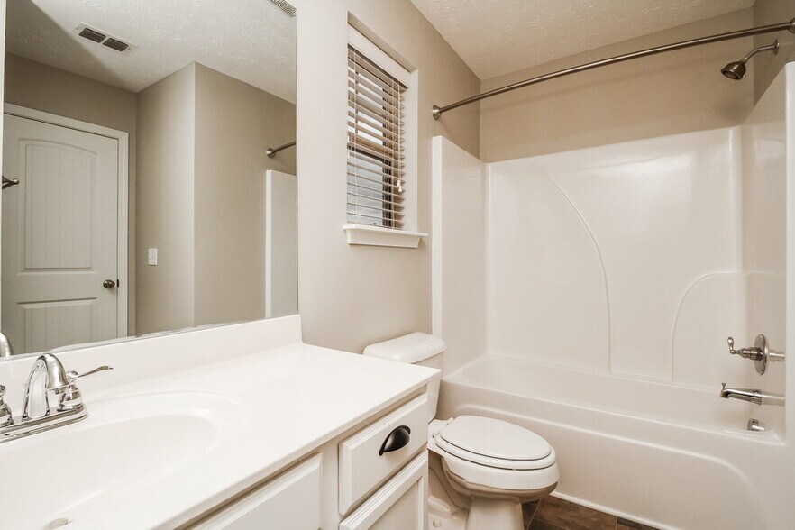 Building Photo - 1728 Bellamy Ln