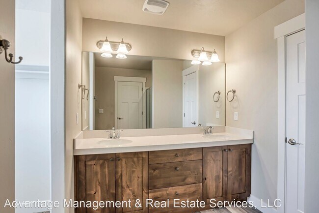 Building Photo - 3 br, 2 bath House - 795 Aspen Circle