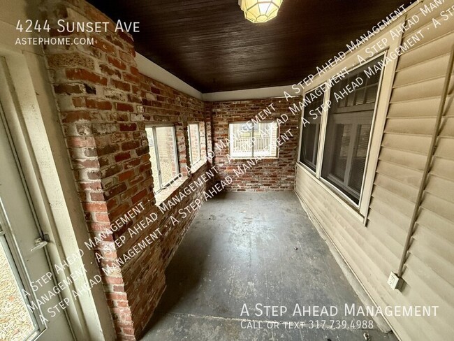 Building Photo - 4244 Sunset-3 Bed/2 Bath with bonus attic ...