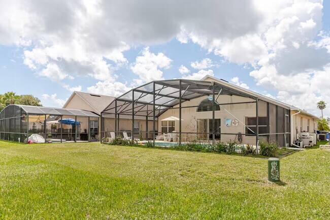 Building Photo - 1137 Liberty Hall Dr