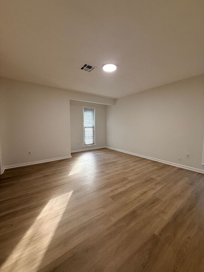 Building Photo - FOR RENT – Newly Remodeled 4 Bedroom / 2 Bath Home