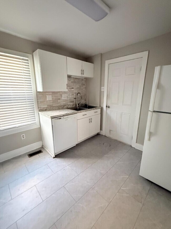 Building Photo - 1535 Arlington Ave