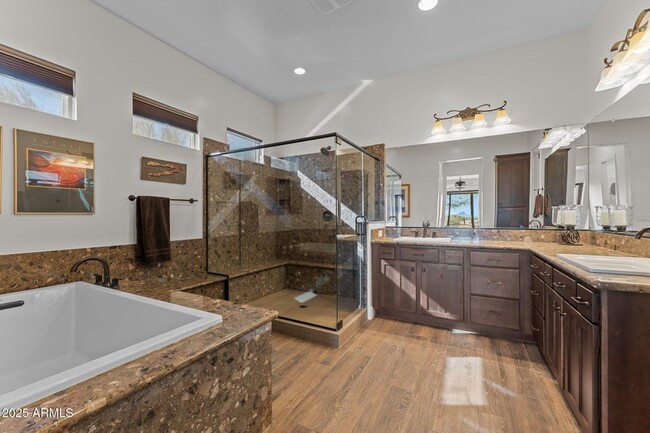 Building Photo - 3672 Ridgeview Ter