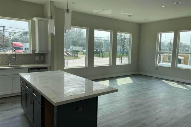 Building Photo - 3344 Pinemont Dr