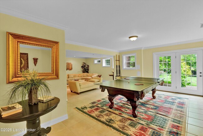 Building Photo - 560 N Hubbards Ln