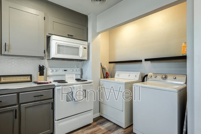 Building Photo - 2317 37th St