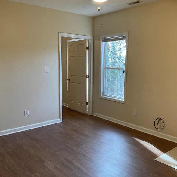 All purpose, bonus area - 10 Hillsboro Dr